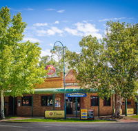 Crown Hotel Wentworth - Accommodation Port Macquarie