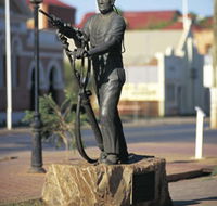Miners Monument - Accommodation Port Macquarie