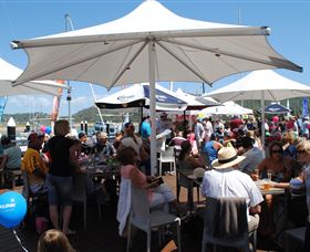 Live Entertainment At Magnetic Island - Accommodation Port Macquarie 2
