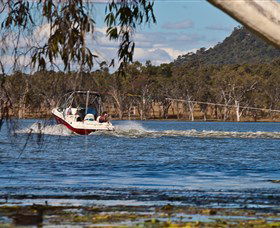 Lake Elphinstone - Accommodation Port Macquarie 1