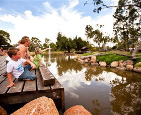 Savannah Visitor Plaza, Taronga Western Plains Zoo Dubbo - Accommodation Port Macquarie 7