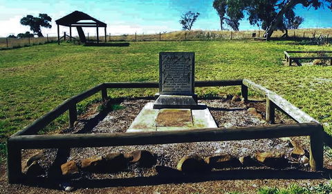 Yuranighs Aboriginal Grave Historic Site - Accommodation Port Macquarie 0