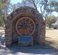 Jindera Pioneer Cairn - Accommodation Port Macquarie