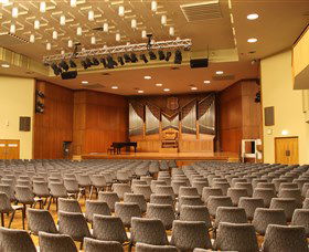 Wollongong Town Hall - Accommodation Port Macquarie 0