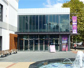 Wollongong Town Hall - Accommodation Port Macquarie 1