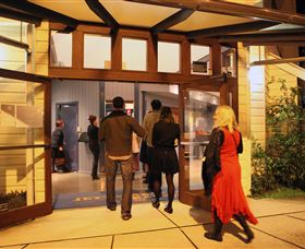 Jetty Memorial Theatre - Accommodation Port Macquarie 1