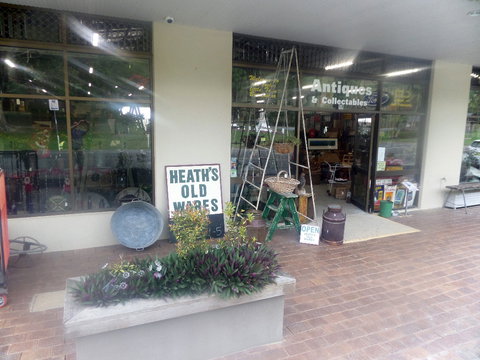 Heaths Old Wares, Collectables & Industrial Antiques - Accommodation Port Macquarie 10