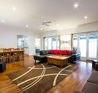 The Retreat Port Stephens - Accommodation Port Macquarie