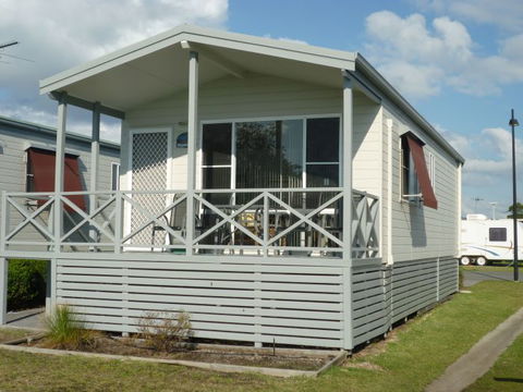 Belmont Pines Lakeside Holiday Park - Accommodation Port Macquarie 2