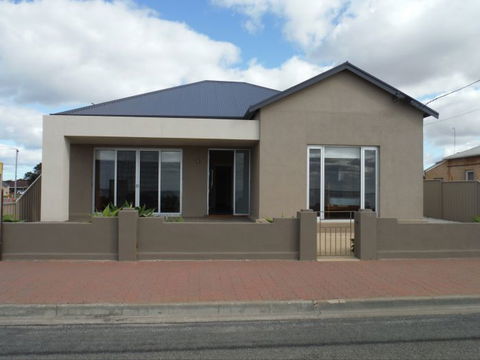 Stansbury Beach House - Accommodation Port Macquarie 2