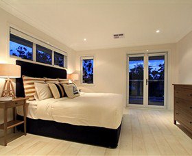 The Beach House Sanctuary Point - Accommodation Port Macquarie 5