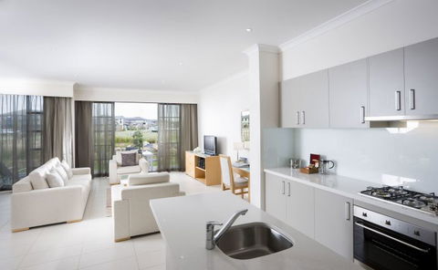 Mercure Kooindah Waters Central Coast - Accommodation Port Macquarie 1