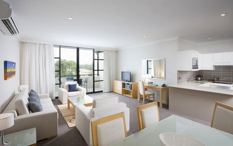Mercure Kooindah Waters Central Coast - Accommodation Port Macquarie 3