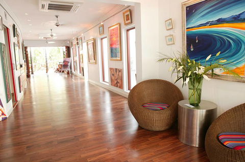 Barefoot Art Food Wine - Accommodation Port Macquarie 0