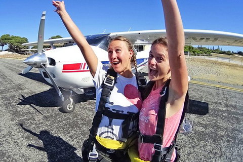 Rottnest Skydive + Fremantle Ferry Package - Accommodation Port Macquarie 2