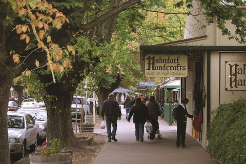 Adelaide Highlights, Hahndorf & McLaren Vale Wine Tasting And Sightseeing Tour - Accommodation Port Macquarie 7