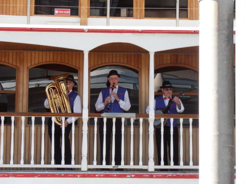 Brisbane River Lunchtime Cruise - Accommodation Port Macquarie 2