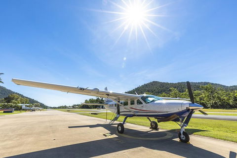 Scenic Flight - Great Barrier Reef, Heart Reef, Whitehaven Beach & Hill Inlet! - Accommodation Port Macquarie 3