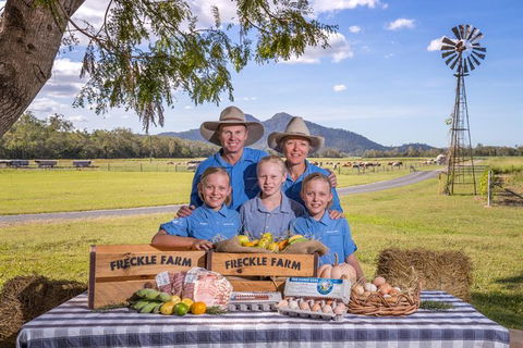 Mackay Aussie Farm & Drinks Tour - Accommodation Port Macquarie 0