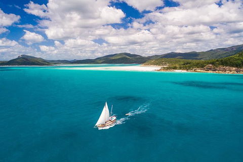 2-Day Whitsundays Sailing Adventure: Summertime - Accommodation Port Macquarie 0