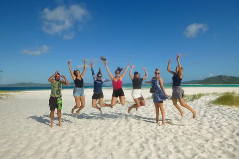 2-Day Whitsundays Sailing Adventure: Summertime - Accommodation Port Macquarie 3