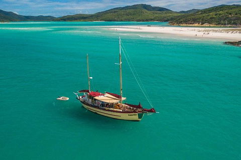 2-Day Whitsundays Sailing Adventure: Summertime - Accommodation Port Macquarie 11