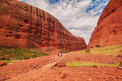 Kata Tjuta Sunrise And Valley Of The Winds Half-Day Trip - Accommodation Port Macquarie 10
