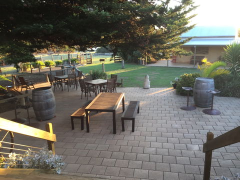 Rustic Blue Gallery Cafe Day Spa - Accommodation Port Macquarie 0