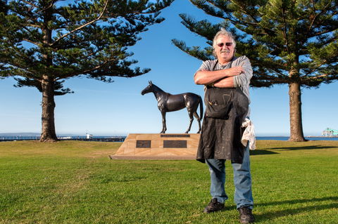 Makybe Diva Statue - Accommodation Port Macquarie 2