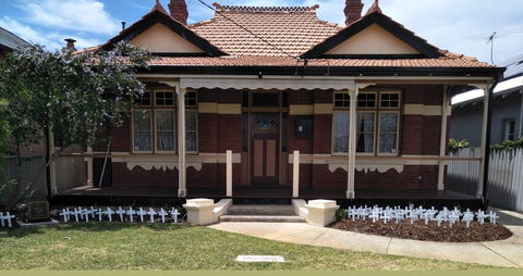 ANZAC Cottage - Accommodation Port Macquarie 0