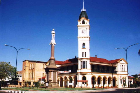 Bundaberg War Memorial - Accommodation Port Macquarie 0