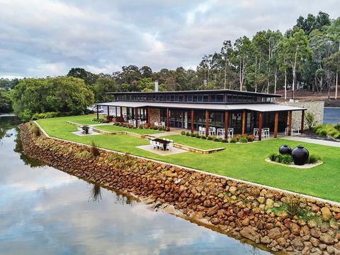 Lakeside Function Centre - Eight Willows Retreat - Accommodation Port Macquarie 2