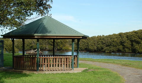 Scotts Point Way To Riverside Park Trail - Accommodation Port Macquarie 0