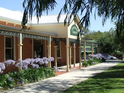 Jerilderie - Accommodation Port Macquarie 1