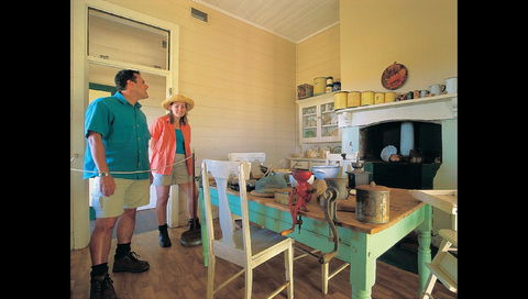 Lighthouse Keeper's Cottage Museum - Accommodation Port Macquarie 0