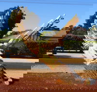 Loxton Tree sculptures - Accommodation Port Macquarie