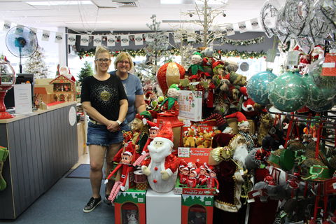 Mrs Claus And Santa - Accommodation Port Macquarie 1