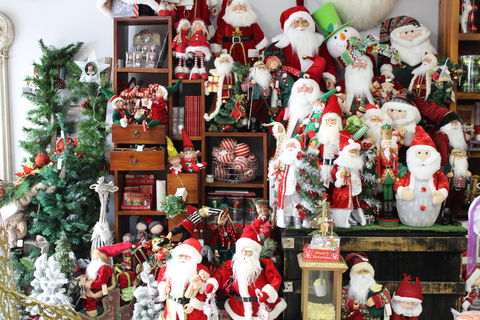 Mrs Claus And Santa - Accommodation Port Macquarie 2