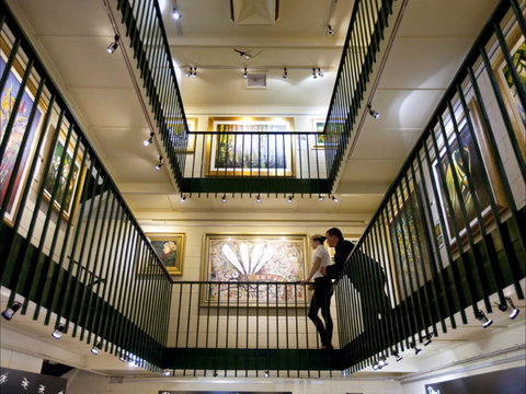 Pro Hart Gallery - Accommodation Port Macquarie 2