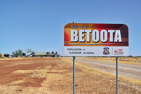 Simpson Desert Racing Carnival Trail - Accommodation Port Macquarie 2