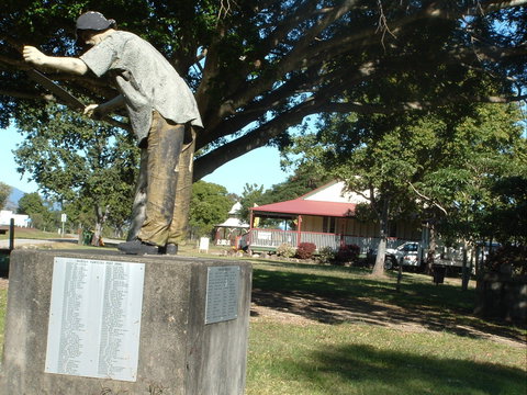 Cane Cutter Memorial - Accommodation Port Macquarie 1