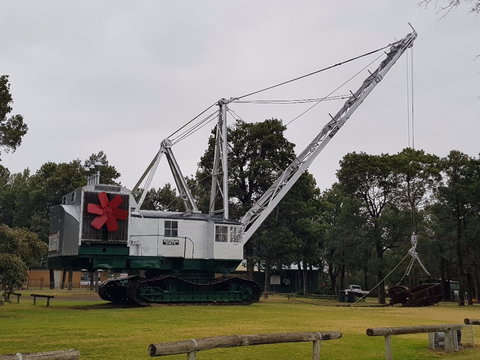 Coleambally Bucyrus Erie Dragline Excavator - Accommodation Port Macquarie 0