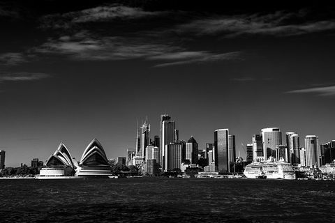 REGAL - Luxury Airport Round Trip, Bespoke Premium Transfer And Tours - Accommodation Port Macquarie 1