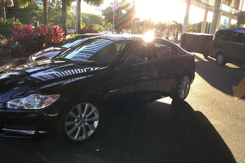 Jaguar Limousine Transfer Cairns Airport To City Or Return - Accommodation Port Macquarie 3