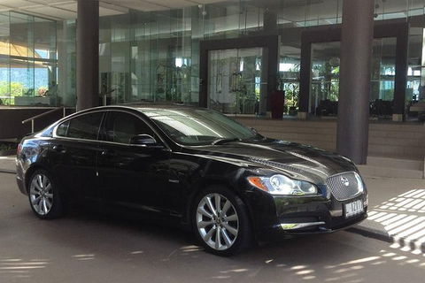 Jaguar Limousine Transfer Cairns Airport To Palm Cove - Accommodation Port Macquarie 4