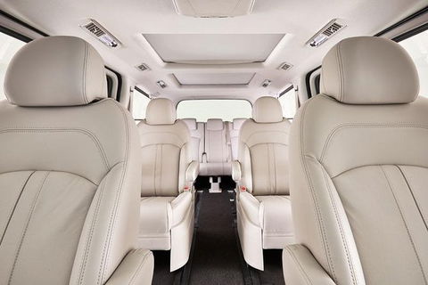 Luxury Van, Private Transfer, Palm Cove - Cairns - Accommodation Port Macquarie 1