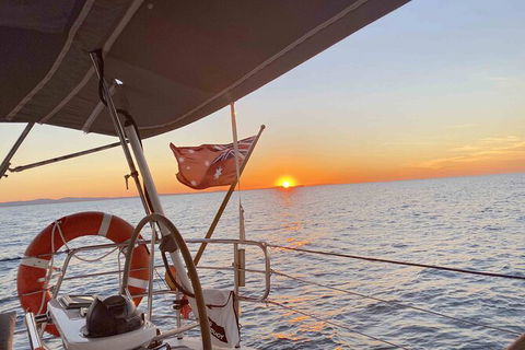 Sailing Curlew Escape On Moreton Bay - Accommodation Port Macquarie 5
