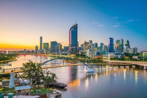 Brisbane Airport Transfers : Brisbane Airport BNE To Brisbane In Luxury Van - Accommodation Port Macquarie 5