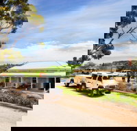 Two Hands Wines 'Flagship Vineyard Experience' - Accommodation Port Macquarie