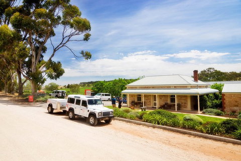Two Hands Wines \'Flagship Vineyard Experience\' - Accommodation Port Macquarie 0